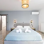 Sea, N' Style La Bella's Port & Retreat Apartment