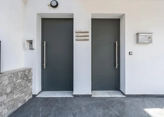 Sea, N' Style La Bella's Port & Retreat Apartament